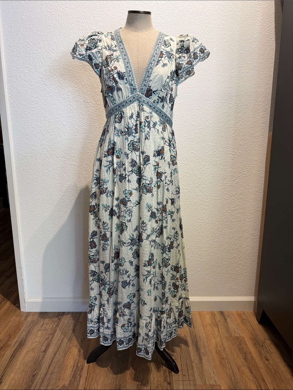 Max Studio Light Blue Floral V-Neck Maxi Dress